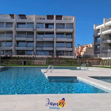 Modern Ground Floor With Com Pool Eb12