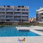 Modern Ground Floor With Com Pool Eb12
