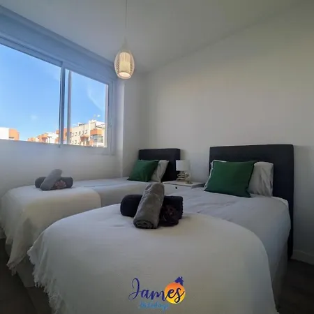 Modern Ground Floor With Com Pool Eb12 אוריהואלה